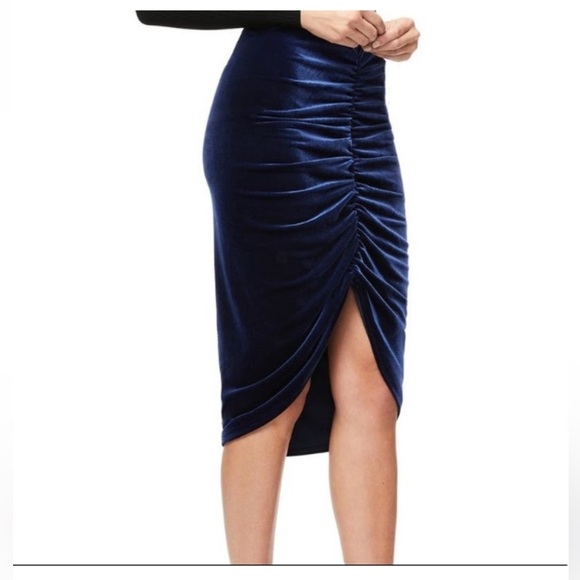 Good American Ruched Velvet Skirt size 3 color blue - Picture 3 of 10